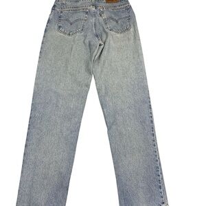 Vintage Levi’s orange tab light wash relaxed jeans. 32x32